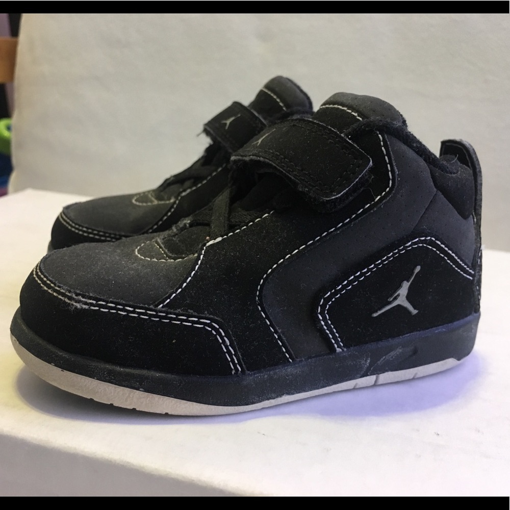 Toddler Nike Jordans shoes Sz 7